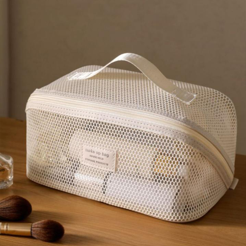 Borsa da Viaggio in Rete di Lu - Luxury Skincare Items recensione e prezzo